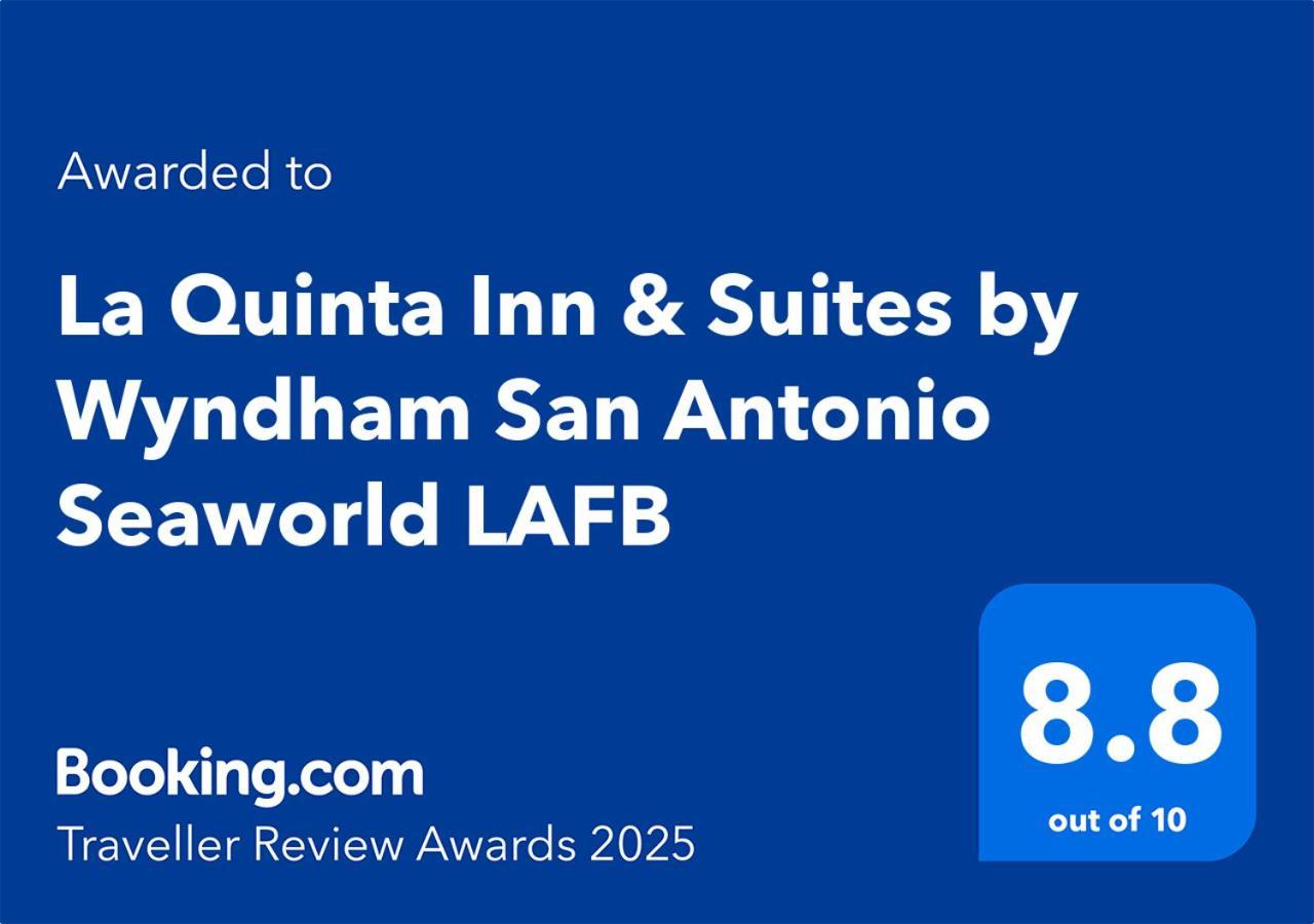 La Quinta Inn & Suites By Wyndham San Antonio Seaworld Lafb Exterior photo